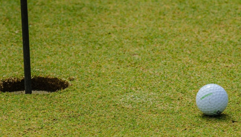 how to clean golf balls