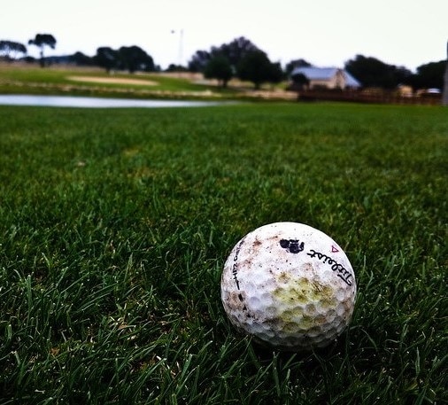 how to clean golf balls